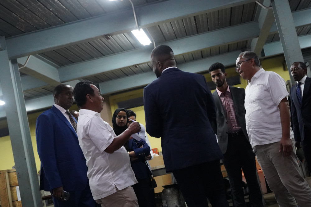 Kunjungan Menteri Pertambangan Kenya ke Minerba